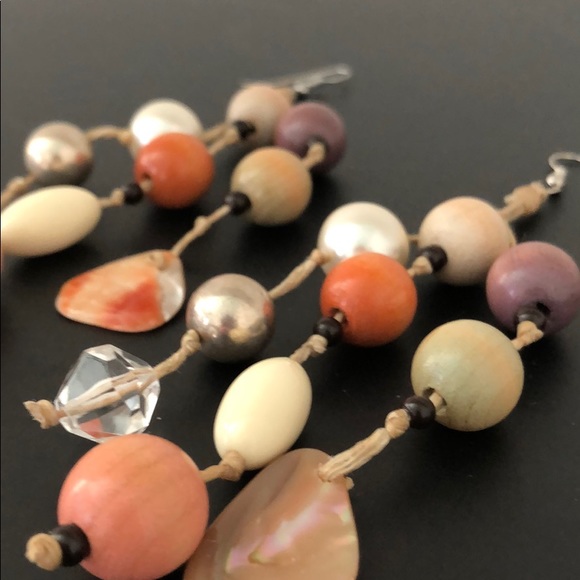 VINTAGE PIERCED BOHEMIAN INSPIRED BEAD EARRINGS - Picture 3 of 8